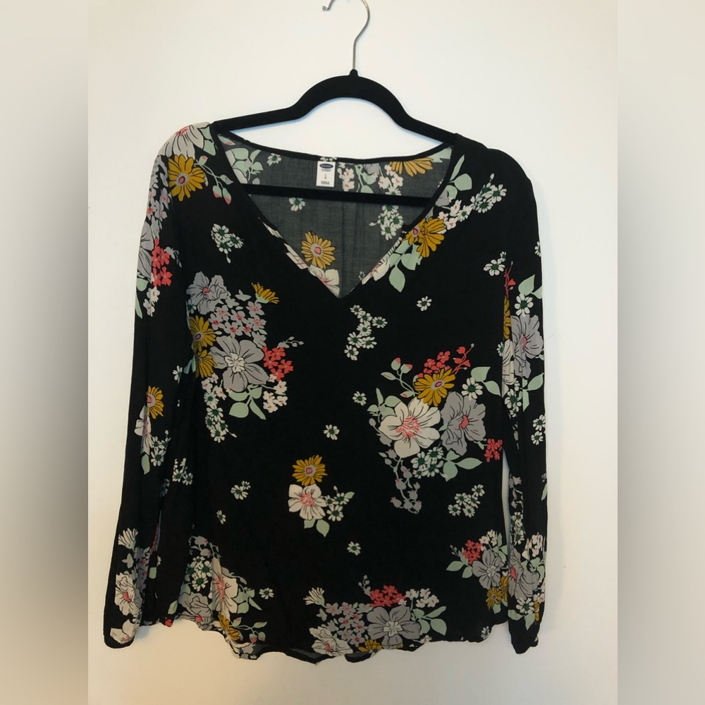 Old Navy Split neck blouse in size Large